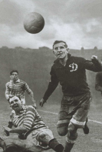 Иллюстрация к книге — Гвардия советского футбола [i_016.jpg]