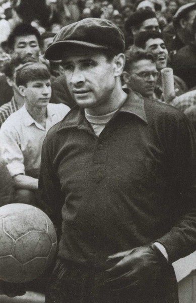 Иллюстрация к книге — Гвардия советского футбола [i_037.jpg]