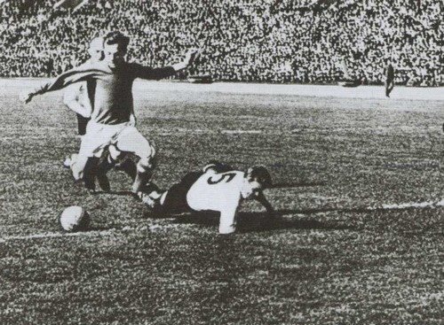 Иллюстрация к книге — Гвардия советского футбола [i_045.jpg]