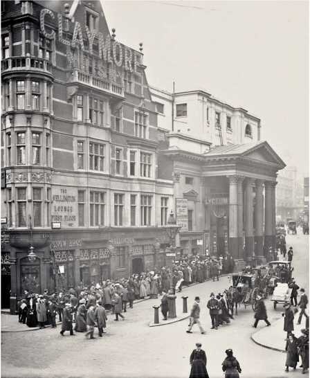 Иллюстрация к книге — Шерлок Холмс. Человек, который никогда не жил и поэтому никогда не умрет [i_031.jpg]