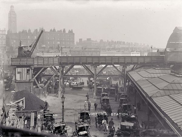 Иллюстрация к книге — Шерлок Холмс. Человек, который никогда не жил и поэтому никогда не умрет [i_069.jpg]