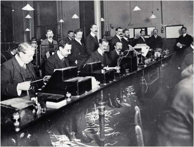 Иллюстрация к книге — Шерлок Холмс. Человек, который никогда не жил и поэтому никогда не умрет [i_157.jpg]