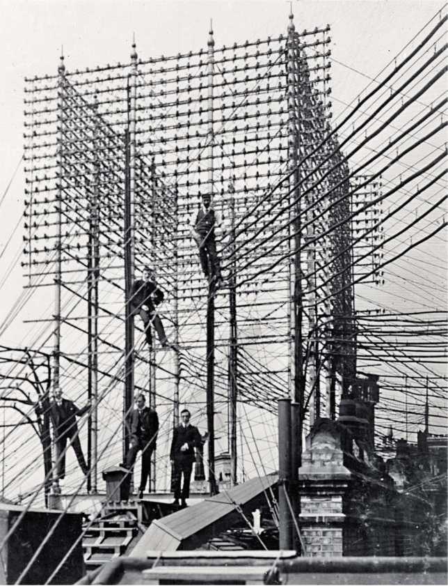 Иллюстрация к книге — Шерлок Холмс. Человек, который никогда не жил и поэтому никогда не умрет [i_161.jpg]