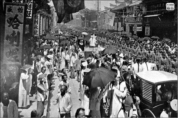 Иллюстрация к книге — Американская разведка против Гитлера [i_005.jpg]