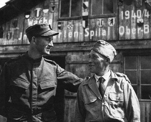 Иллюстрация к книге — Пальто с хлястиком [i_028.jpg]