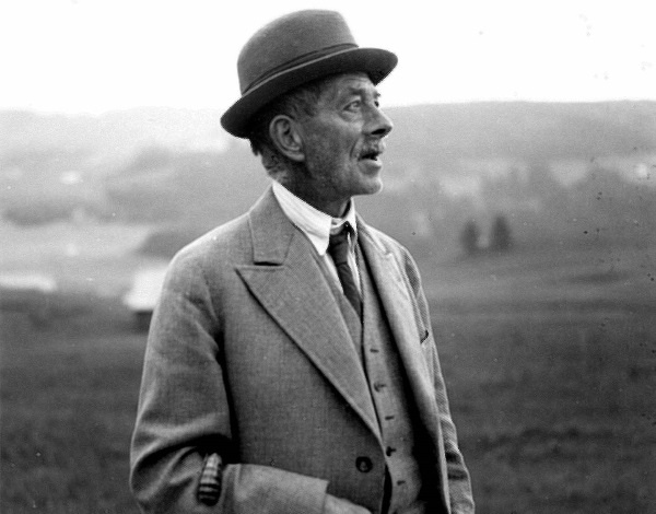 Иллюстрация к книге — Пальто с хлястиком [i_046.jpg]