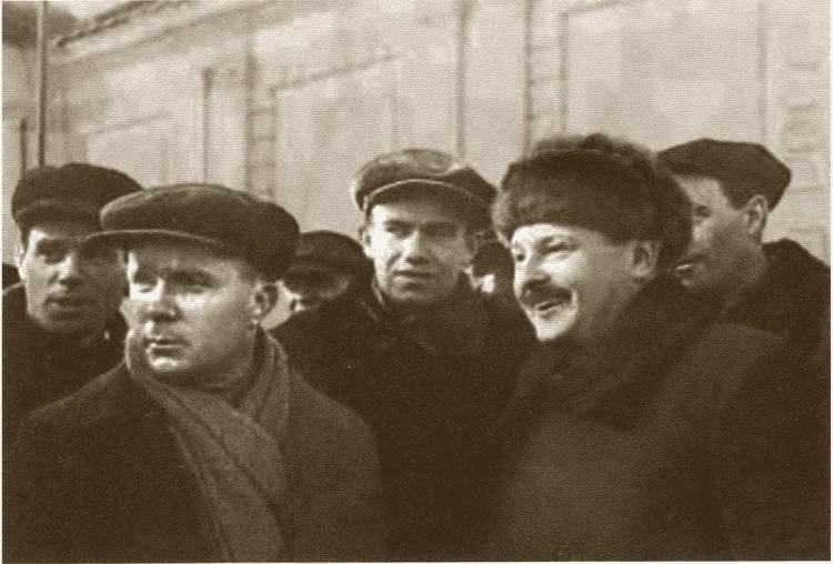 Иллюстрация к книге — Жданов [i_037.jpg]