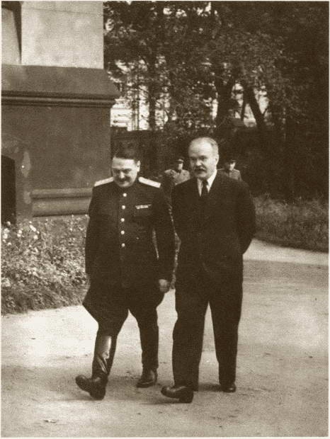 Иллюстрация к книге — Жданов [i_063.jpg]