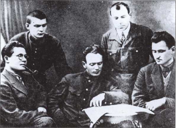 Иллюстрация к книге — Шолохов [i_017.jpg]