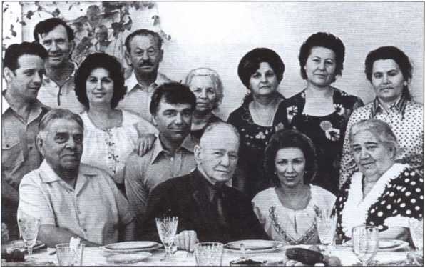 Иллюстрация к книге — Шолохов [i_029.jpg]