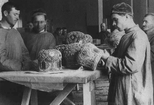 Иллюстрация к книге — Патриарх Тихон [i_030.jpg]