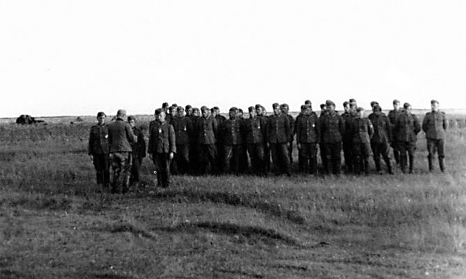 Иллюстрация к книге — "Будь проклят Сталинград!" Вермахт в аду [i_032.jpg]