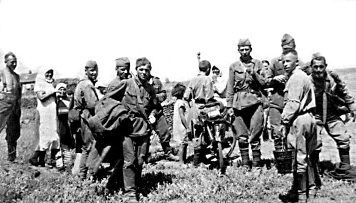 Иллюстрация к книге — "Будь проклят Сталинград!" Вермахт в аду [i_091.jpg]