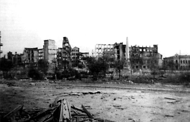 Иллюстрация к книге — "Будь проклят Сталинград!" Вермахт в аду [i_154.jpg]