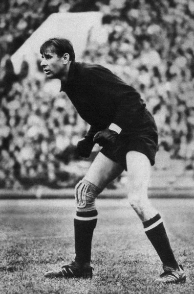 Иллюстрация к книге — Лев Яшин [i_032.jpg]