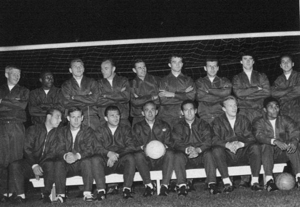 Иллюстрация к книге — Лев Яшин [i_042.jpg]