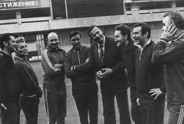 Иллюстрация к книге — Лев Яшин [i_055.jpg]