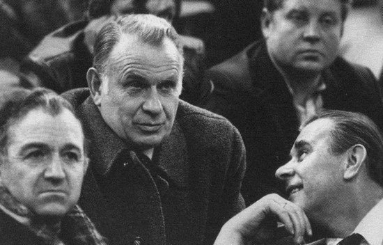 Иллюстрация к книге — Лев Яшин [i_057.jpg]