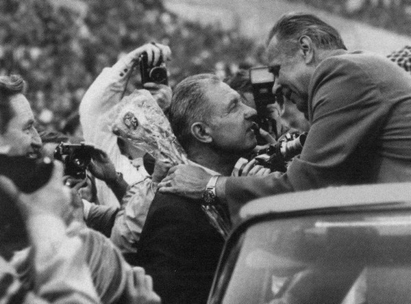 Иллюстрация к книге — Лев Яшин [i_058.jpg]