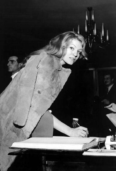 Иллюстрация к книге — Эхо любви [imgb37b.jpg]