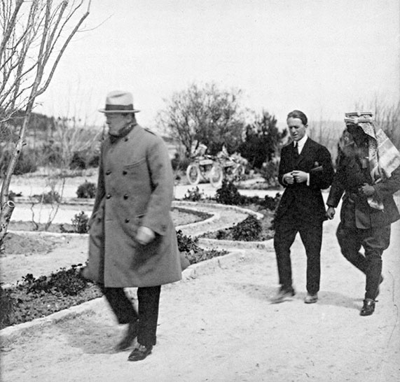 Иллюстрация к книге — Черчилль. Биография [i_040.jpg]