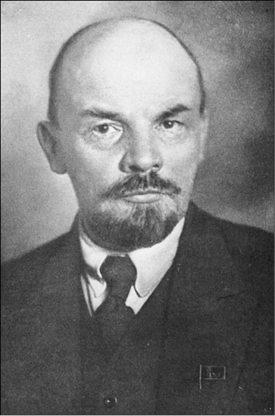 Иллюстрация к книге — Красные против белых. Спецслужбы в Гражданской войне 1917-1922 [i_013.jpg]