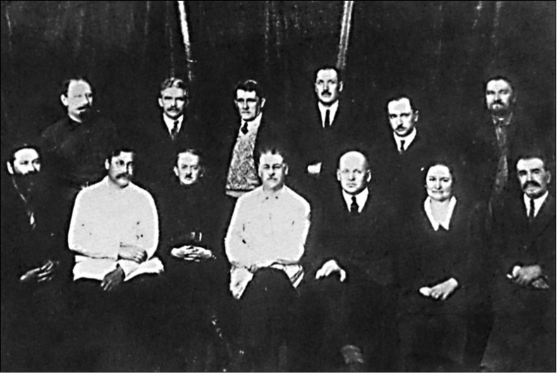 Иллюстрация к книге — Красные против белых. Спецслужбы в Гражданской войне 1917-1922 [i_018.jpg]