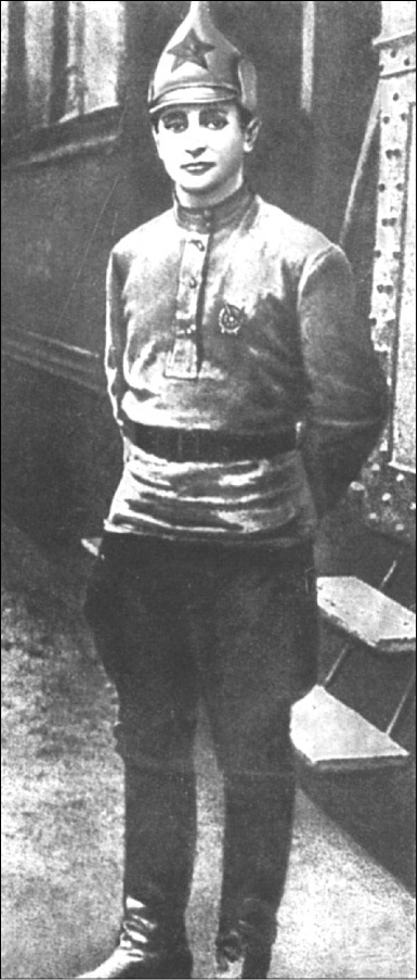 Иллюстрация к книге — Красные против белых. Спецслужбы в Гражданской войне 1917-1922 [i_026.jpg]