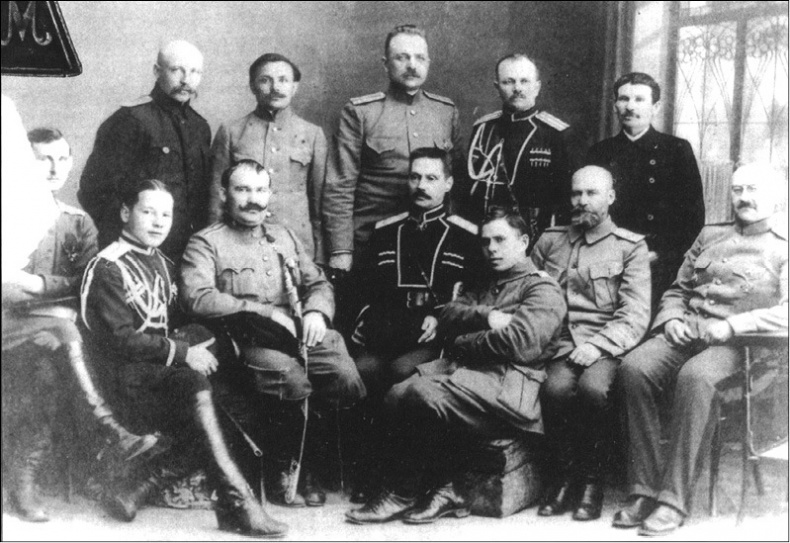 Иллюстрация к книге — Красные против белых. Спецслужбы в Гражданской войне 1917-1922 [i_044.jpg]