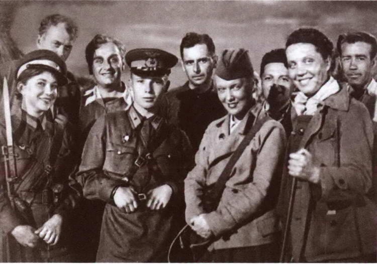 Иллюстрация к книге — Любовь Орлова [i_037.jpg]