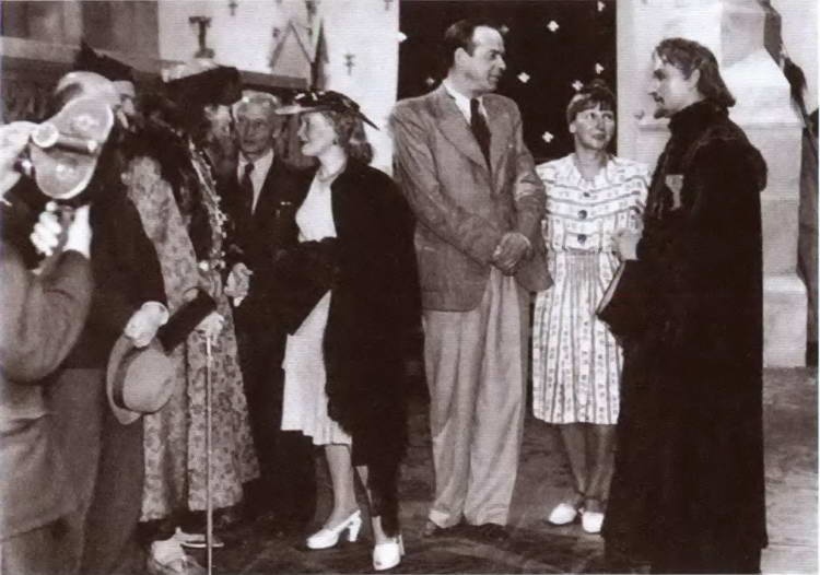 Иллюстрация к книге — Любовь Орлова [i_042.jpg]