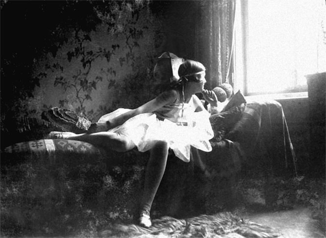 Иллюстрация к книге — Женщина фюрера, или Как Ева Браун погубила Третий рейх [i_002.jpg]