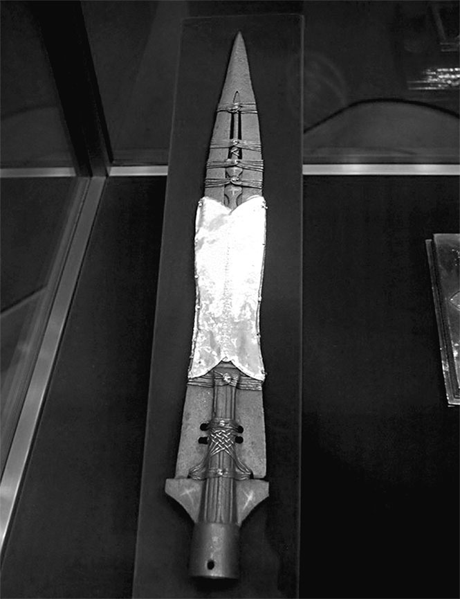 Иллюстрация к книге — Женщина фюрера, или Как Ева Браун погубила Третий рейх [i_016.jpg]