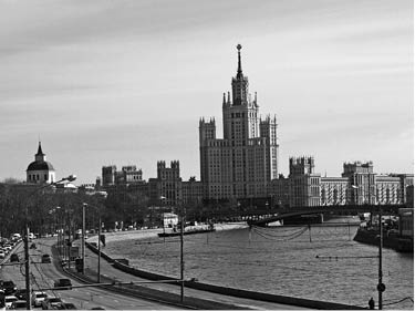 Иллюстрация к книге — Сталин и Берия. Секретные архивы Кремля. Оболганные герои или исчадия ада? [_31.jpg]