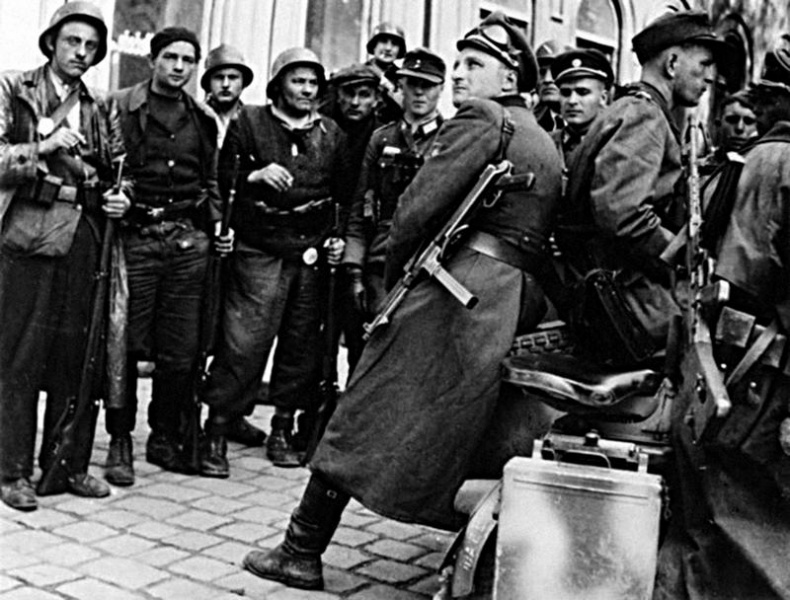 Иллюстрация к книге — Последний бой. Кто освободил Прагу? [i_012.jpg]