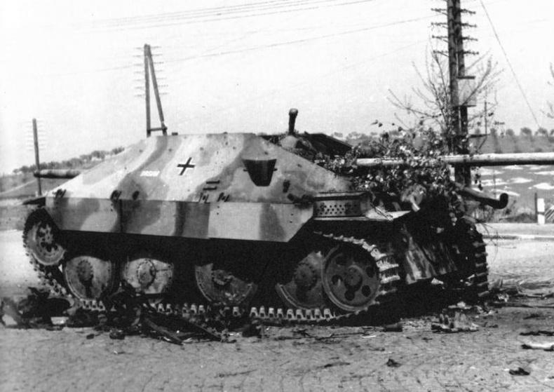 Иллюстрация к книге — Последний бой. Кто освободил Прагу? [i_025.jpg]