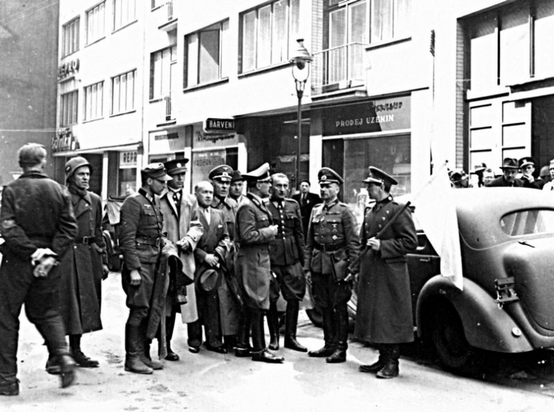 Иллюстрация к книге — Последний бой. Кто освободил Прагу? [i_028.jpg]