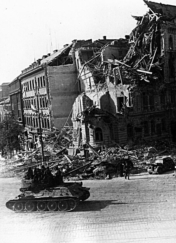 Иллюстрация к книге — Последний бой. Кто освободил Прагу? [i_031.jpg]