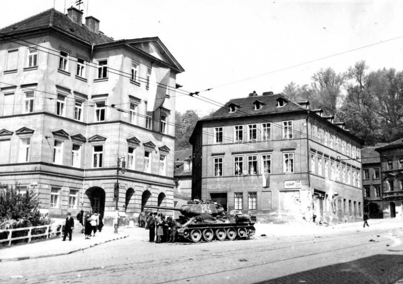 Иллюстрация к книге — Последний бой. Кто освободил Прагу? [i_033.jpg]