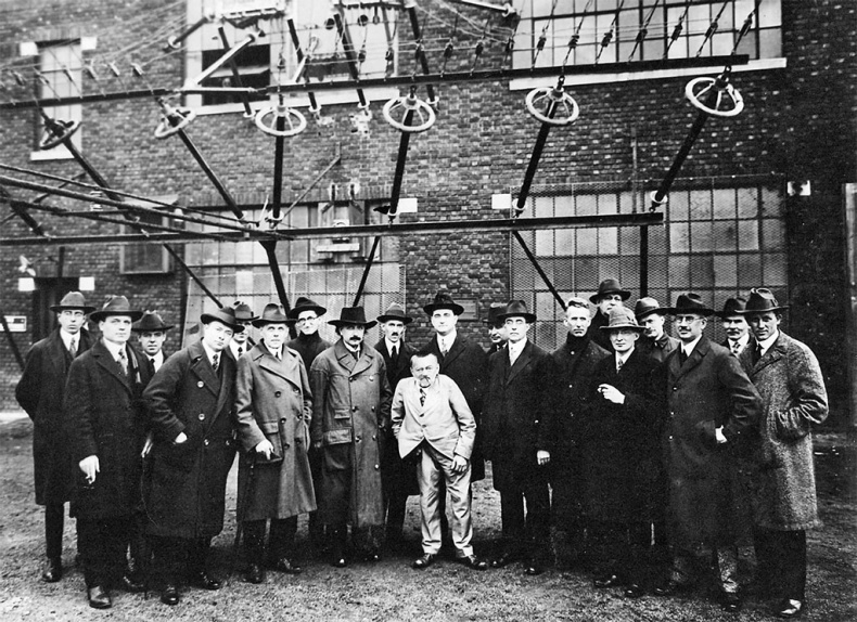 Иллюстрация к книге — Альберт Эйнштейн. Теория всего [_119.jpg]