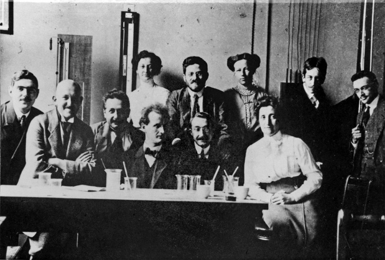 Иллюстрация к книге — Альберт Эйнштейн. Теория всего [_26.jpg]