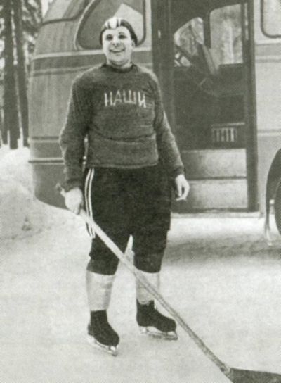 Иллюстрация к книге — Юрий Гагарин [i_046.jpg]