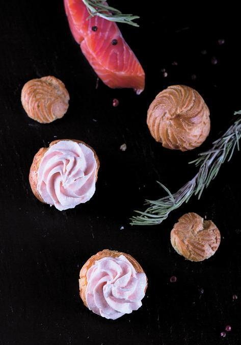 Иллюстрация к книге — Закуски и десерты из заварного теста. Эклеры, профитроли, буше [i_025.jpg]