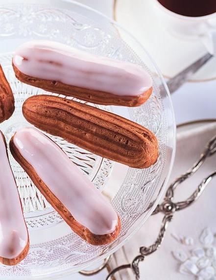 Иллюстрация к книге — Закуски и десерты из заварного теста. Эклеры, профитроли, буше [i_053.jpg]