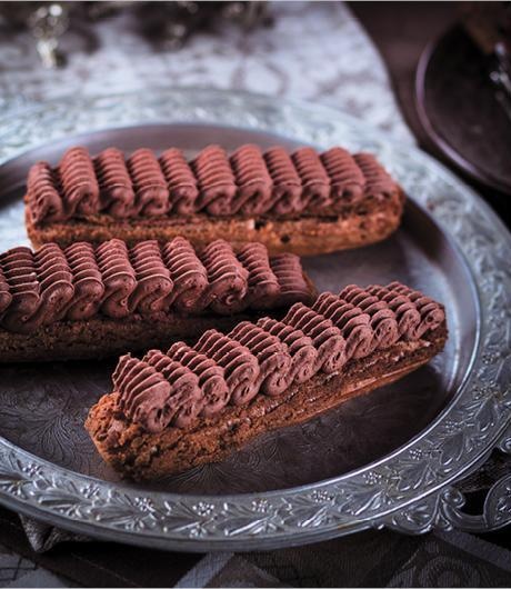 Иллюстрация к книге — Закуски и десерты из заварного теста. Эклеры, профитроли, буше [i_060.jpg]