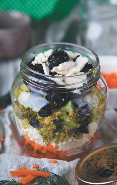 Иллюстрация к книге — Слоеные салаты [i_008.jpg]