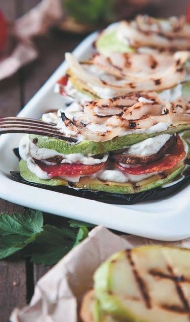 Иллюстрация к книге — Слоеные салаты [i_019.jpg]