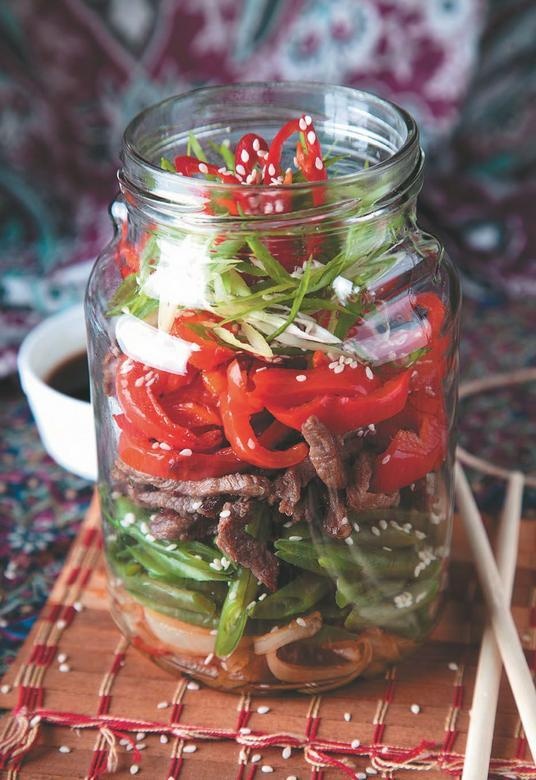 Иллюстрация к книге — Слоеные салаты [i_027.jpg]