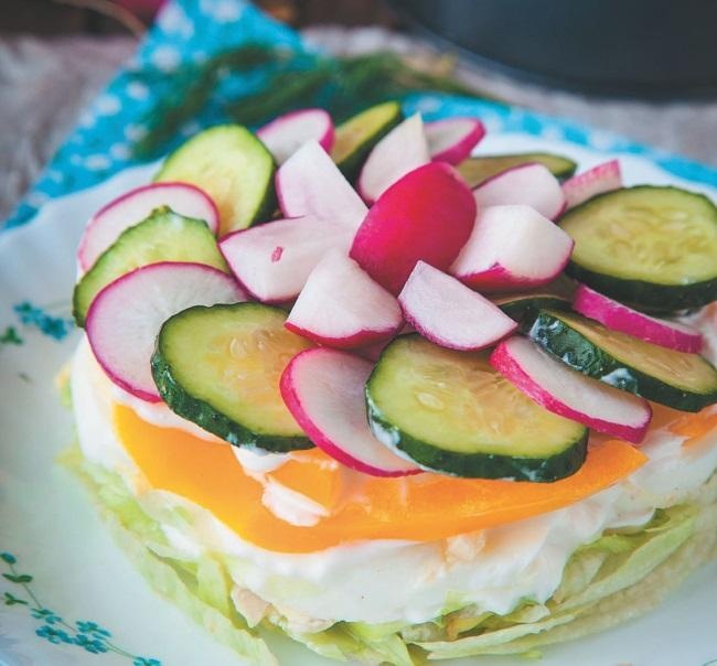 Иллюстрация к книге — Слоеные салаты [i_069.jpg]