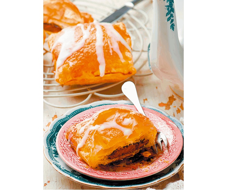 Иллюстрация к книге — Штрудели, завиванцы, вертуты, блинные пироги, буреки [i_007.jpg]